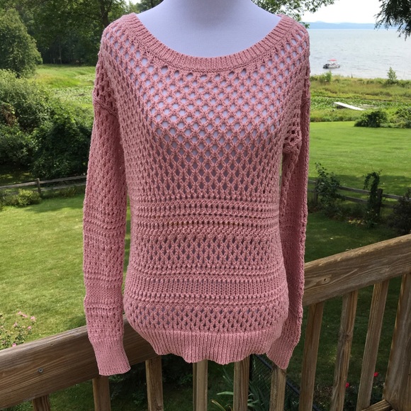 American Eagle Sweater ๐ฆ
- Picture 4 of 7